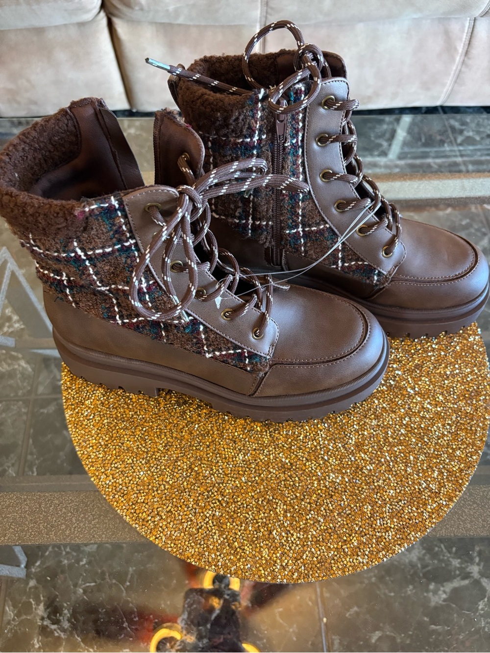 Rocket Dog Brown Plaid Lace-Up Ankle Boots/inside plush foam, side zipper.Size 8